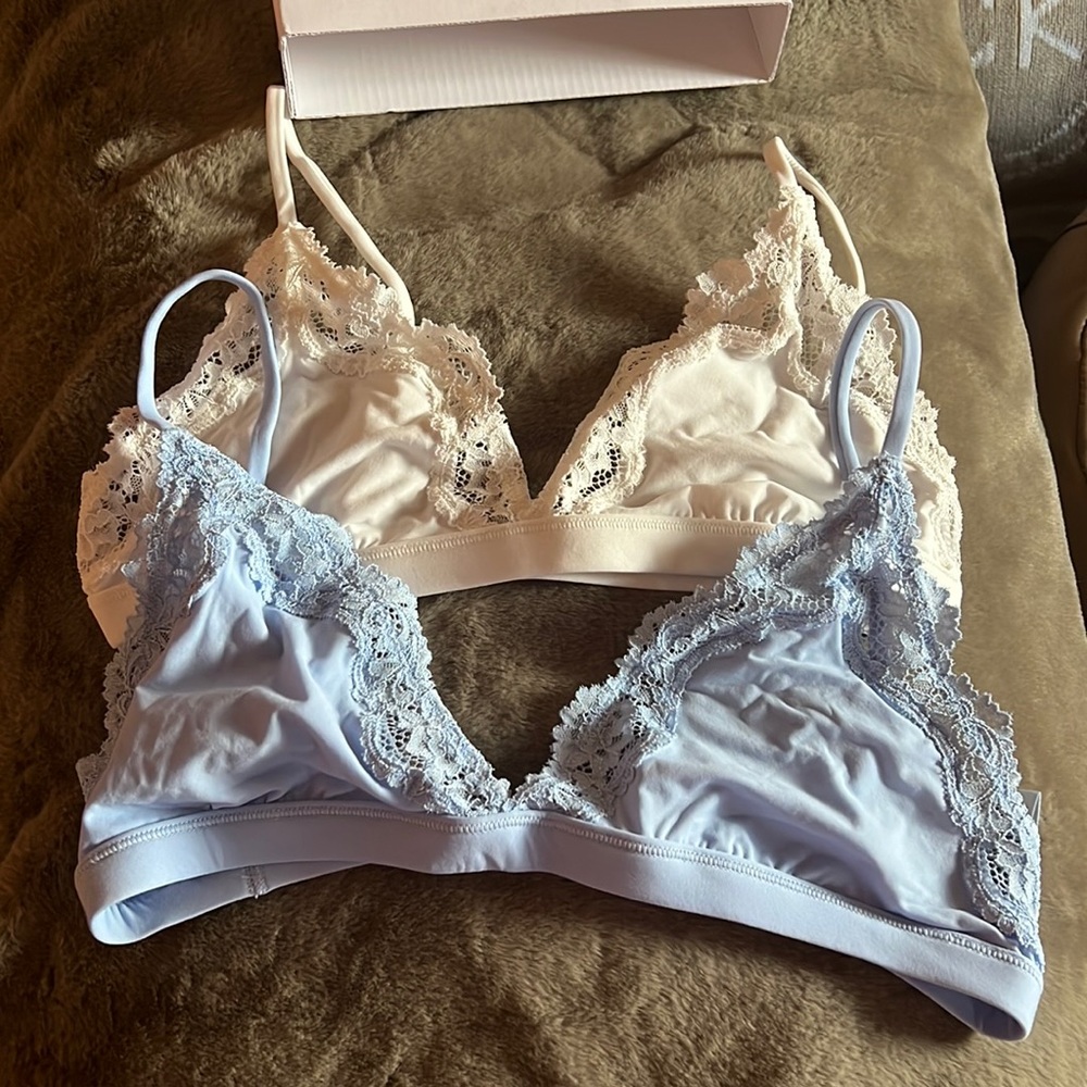 BRAND NEW SKIMS TWO PIECE BRALETTE SET SIZE MEDIUM